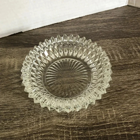 Vtg Sawtooth Edge Round Glass Ashtray - Picture 3 of 7